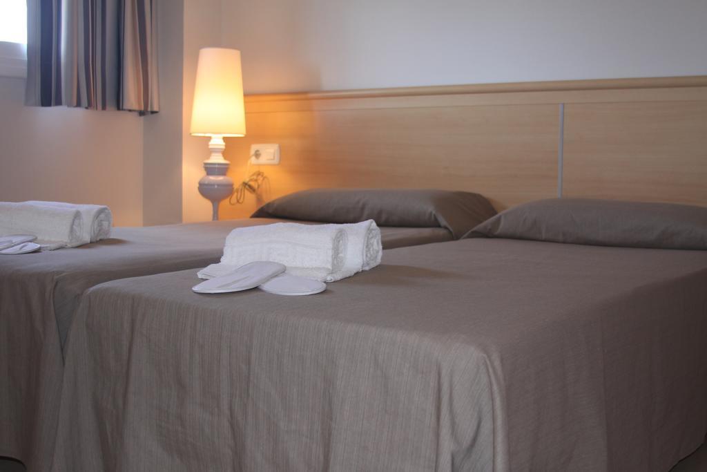 Aparthotel Marsol Castelldefels Zewnętrze zdjęcie