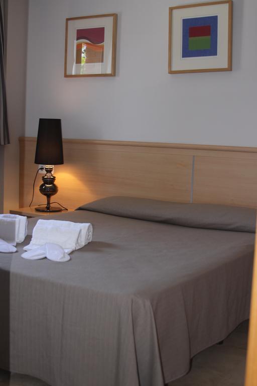 Aparthotel Marsol Castelldefels Zewnętrze zdjęcie